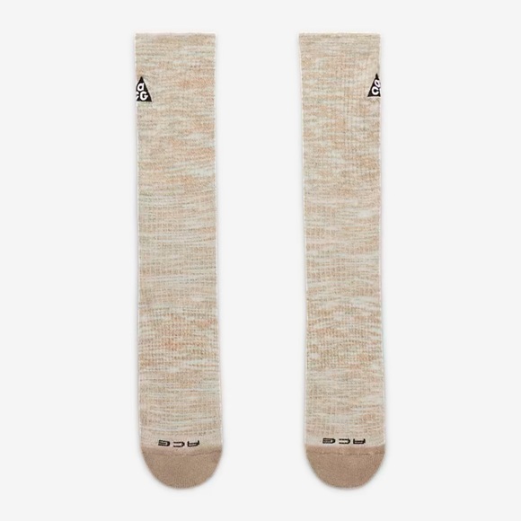Nike ACG Outdoor Cushioned Crew Socks - Picture 2 of 4